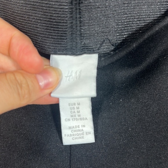 H&M Woman's Size Medium Black Pant Slacks Heel Foot Strap Stirrup Leggings - Picture 3 of 5